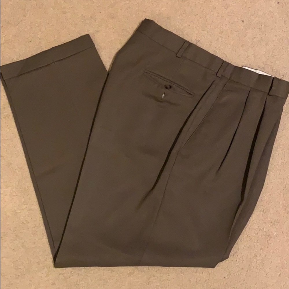 Slates by Dockers Men’s Brown Dress Pants.